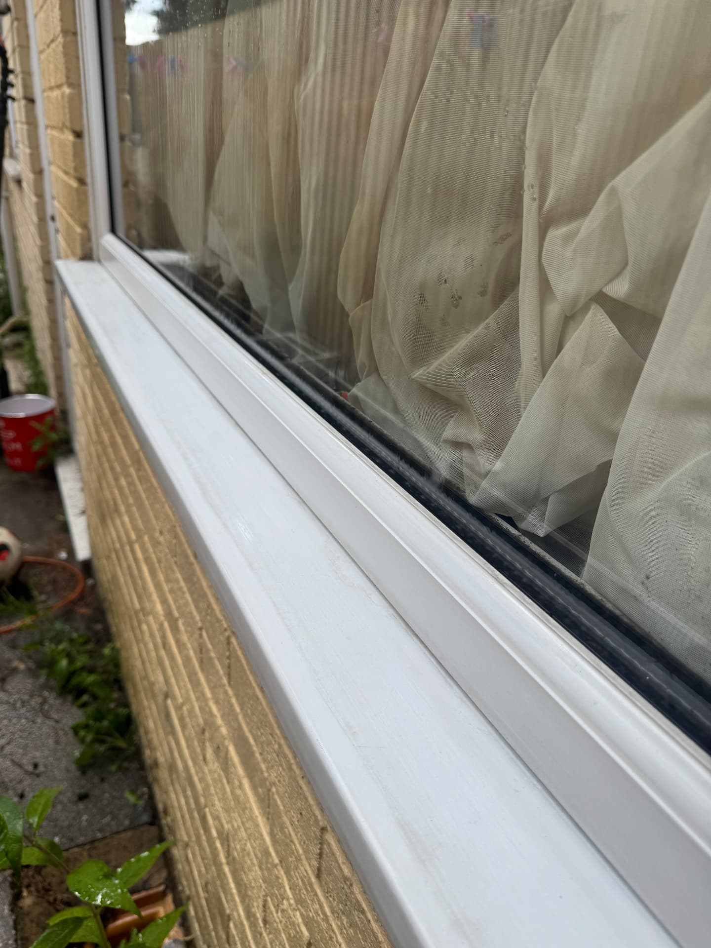 uPVC sill and rubber seals — after cleaning